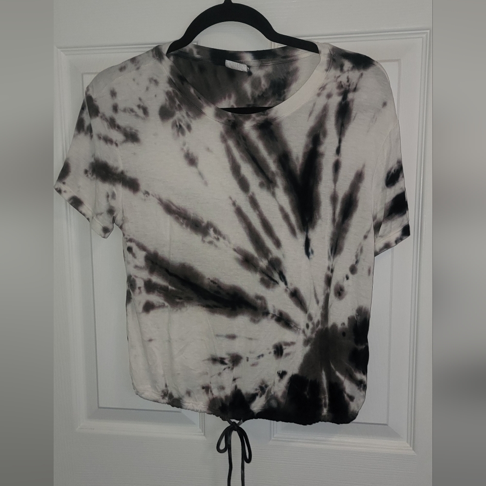 No Boundaries tye dye shirt. Small